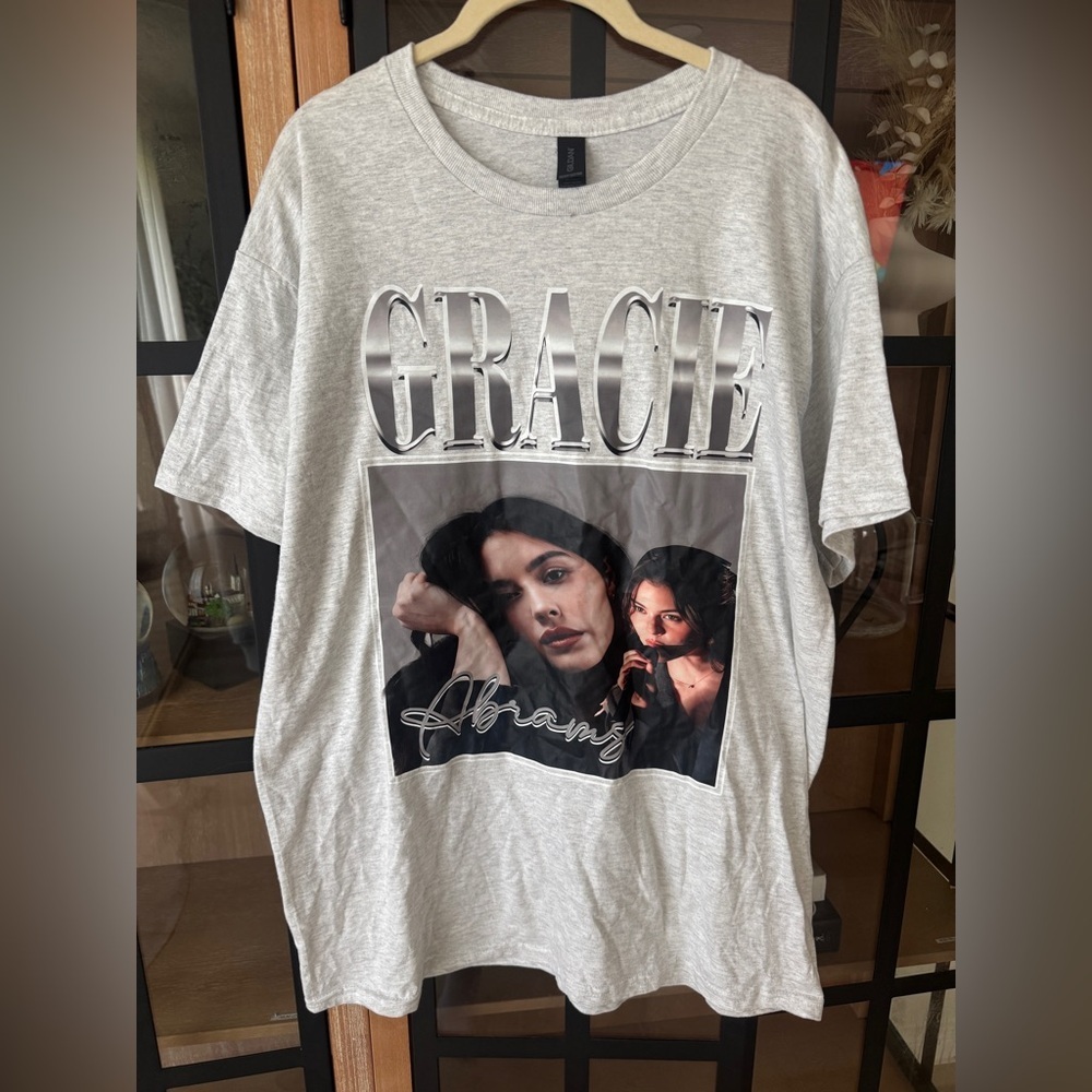 Gracie Abrams graphic tee concert tour short sleeve oversized relaxed crew